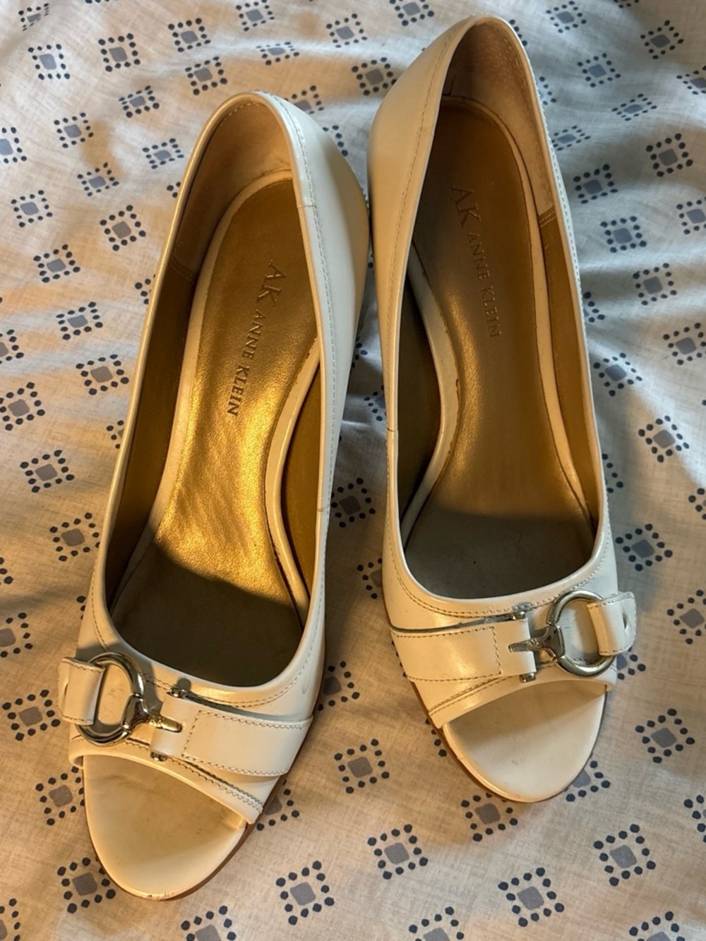 Anne Klein - size 8, Peep-Toe Pumps